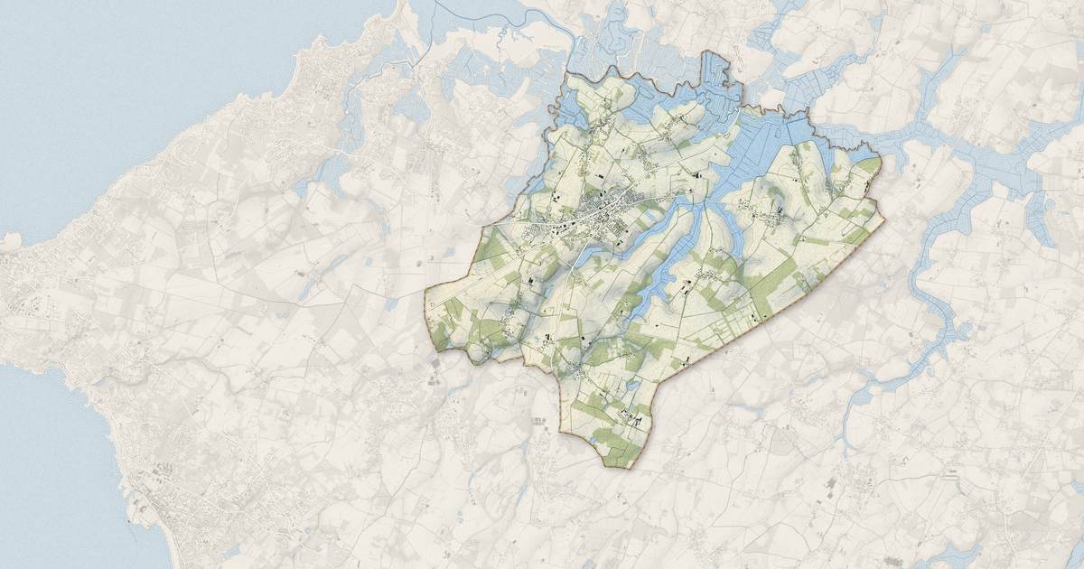 Portrait cartographique de Saint-Molf : relief, eau, forêts, bâti et voies, calculés à partir des données de l'IGN