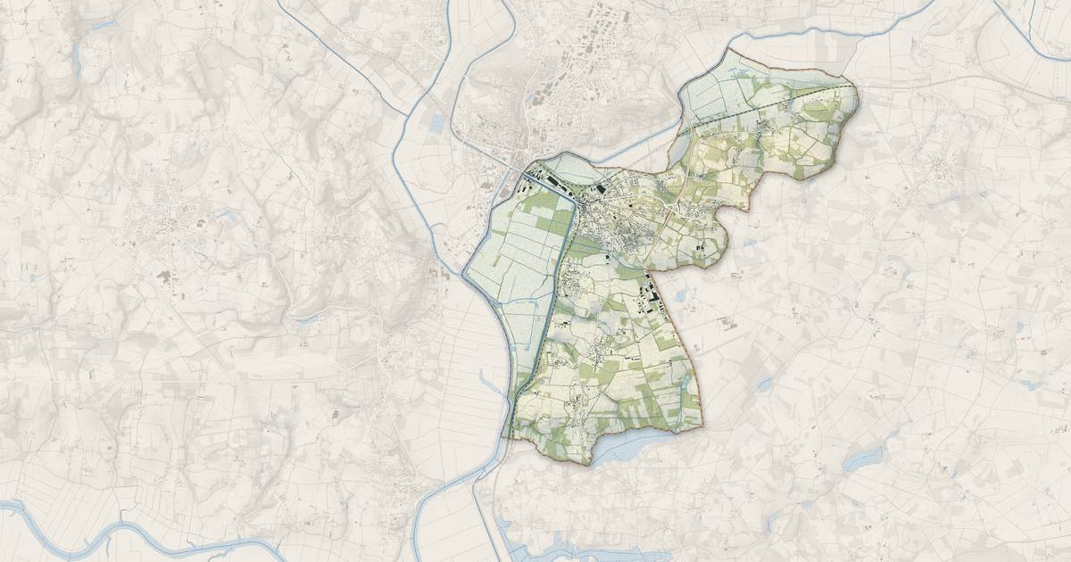 Portrait cartographique de Saint-Nicolas-de-Redon : relief, eau, forêts, bâti et voies, calculés à partir des données de l'IGN