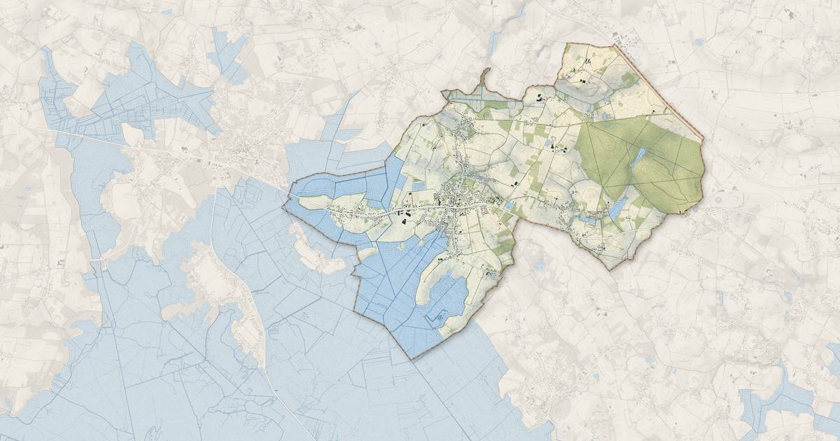 Portrait cartographique de Sainte-Reine-de-Bretagne : relief, eau, forêts, bâti et voies, calculés à partir des données de l'IGN
