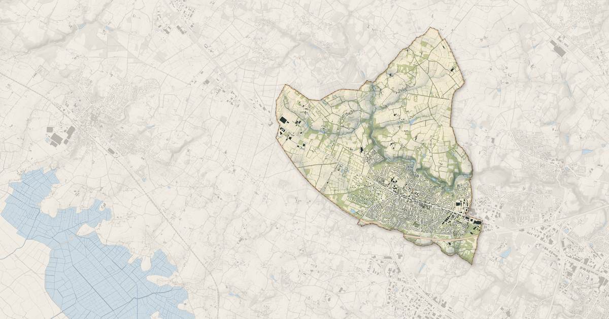 Portrait cartographique de Sautron : relief, eau, forêts, bâti et voies, calculés à partir des données de l'IGN