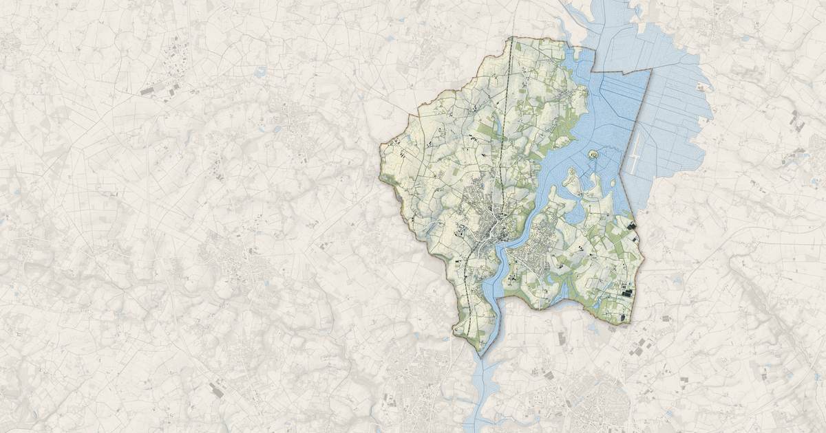 Portrait cartographique de Sucé-sur-Erdre : relief, eau, forêts, bâti et voies, calculés à partir des données de l'IGN