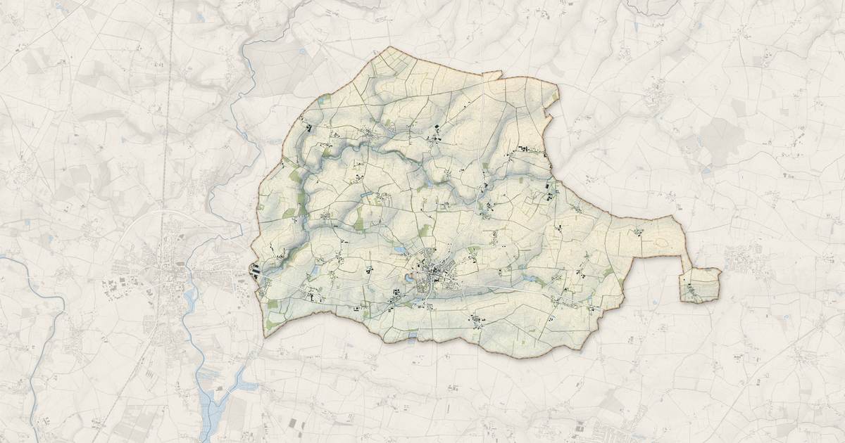 Portrait cartographique de Les Touches : relief, eau, forêts, bâti et voies, calculés à partir des données de l'IGN