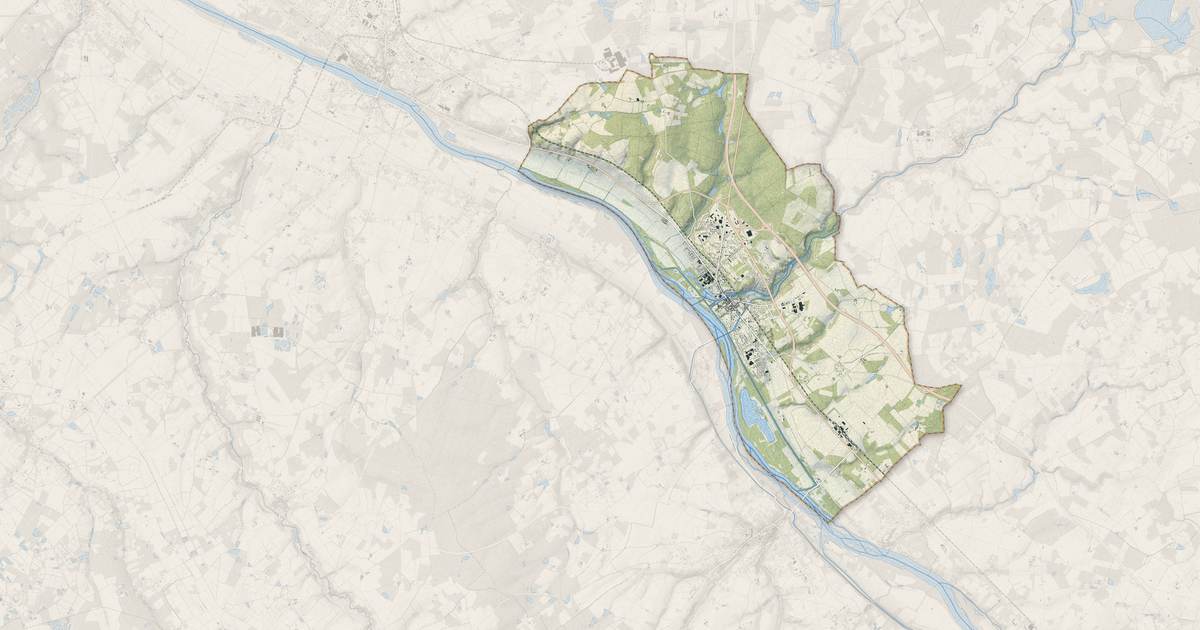Portrait cartographique de Briare : relief, eau, forêts, bâti et voies, calculés à partir des données de l'IGN