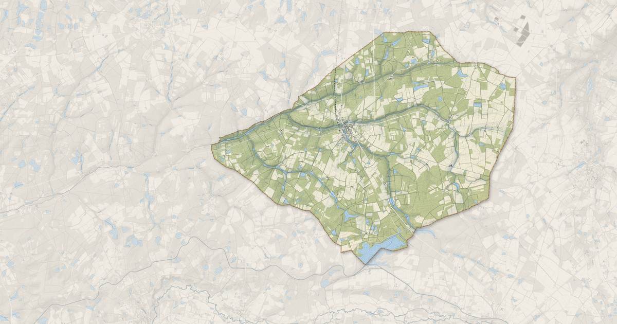 Portrait cartographique de Cerdon : relief, eau, forêts, bâti et voies, calculés à partir des données de l'IGN