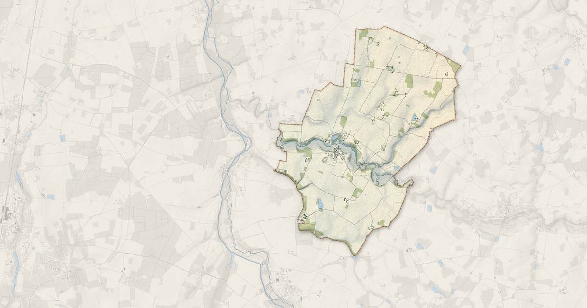 Portrait cartographique de La Chapelle-sur-Aveyron : relief, eau, forêts, bâti et voies, calculés à partir des données de l'IGN