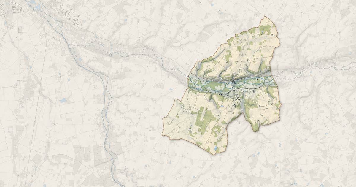 Portrait cartographique de Château-Renard : relief, eau, forêts, bâti et voies, calculés à partir des données de l'IGN