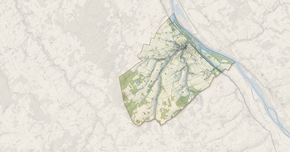 Portrait cartographique de Châtillon-sur-Loire : relief, eau, forêts, bâti et voies, calculés à partir des données de l'IGN