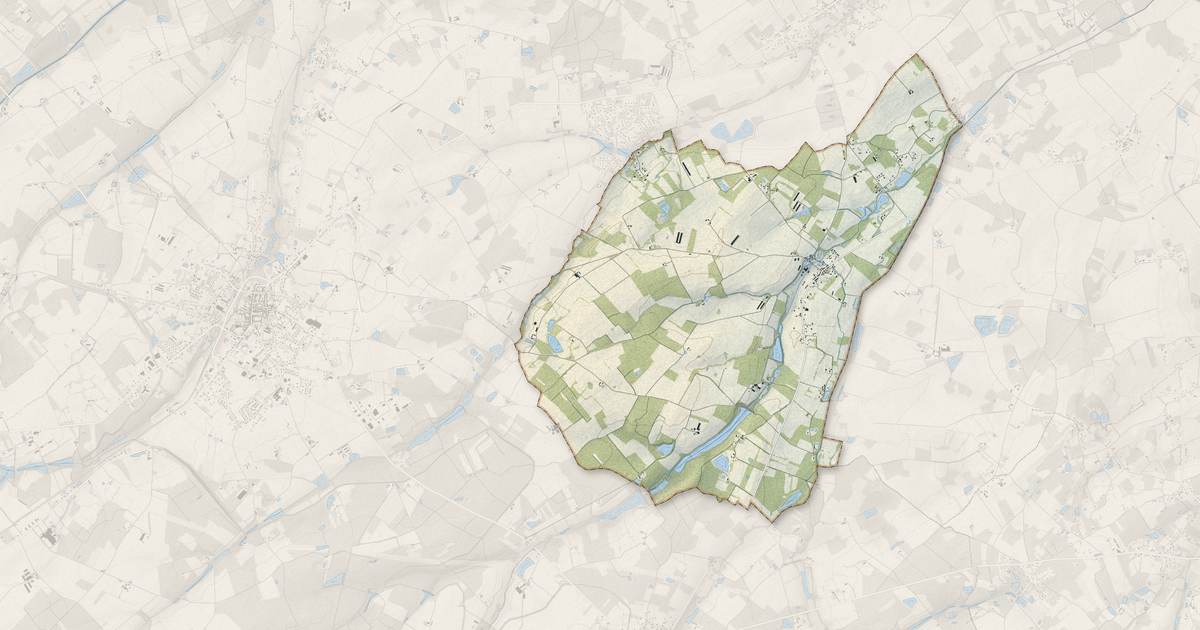 Portrait cartographique de La Cour-Marigny : relief, eau, forêts, bâti et voies, calculés à partir des données de l'IGN