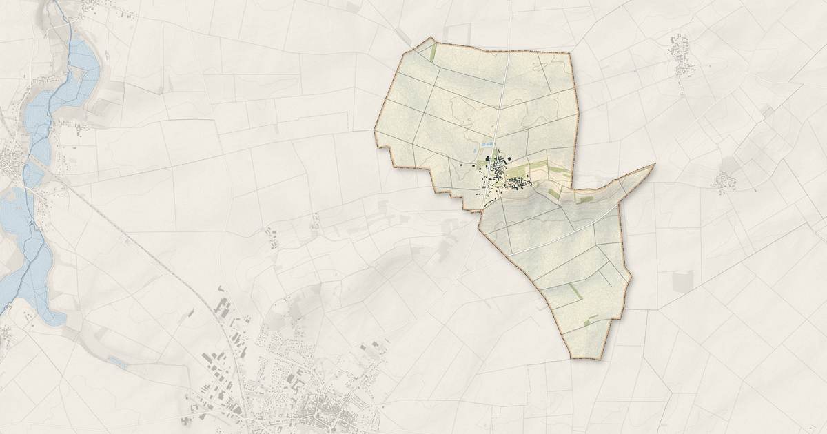 Portrait cartographique de Desmonts : relief, eau, forêts, bâti et voies, calculés à partir des données de l'IGN