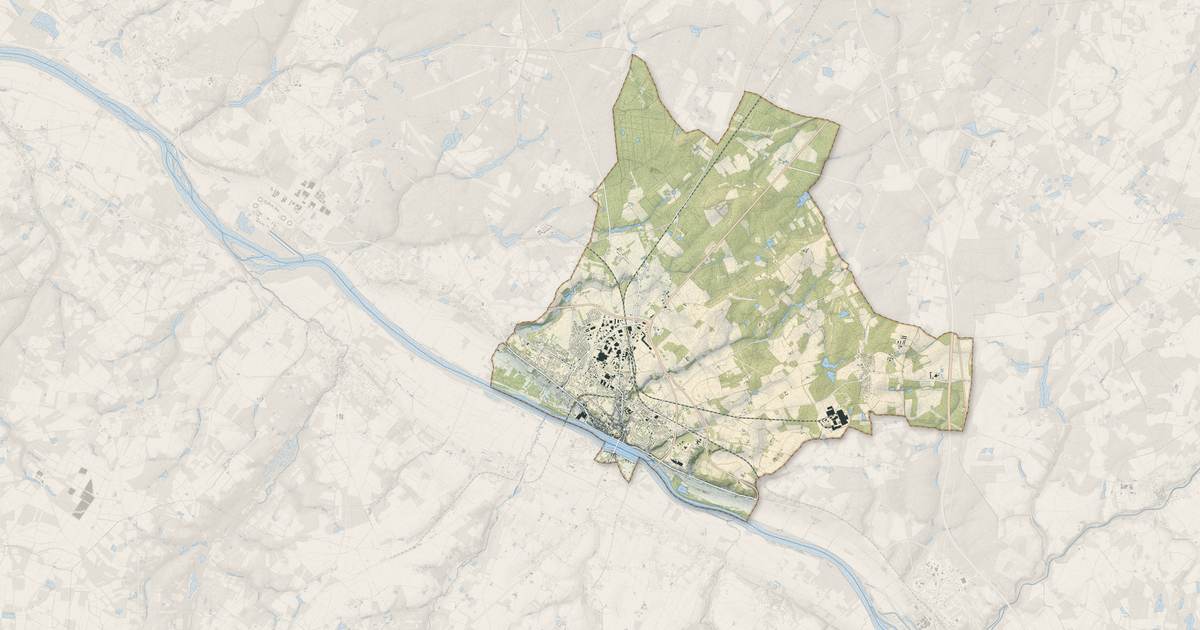 Portrait cartographique de Gien : relief, eau, forêts, bâti et voies, calculés à partir des données de l'IGN