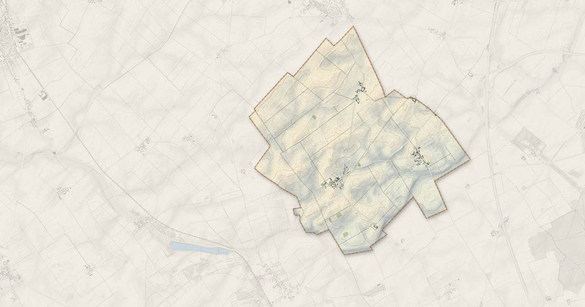 Portrait cartographique de Huêtre : relief, eau, forêts, bâti et voies, calculés à partir des données de l'IGN