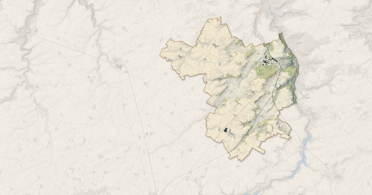 Portrait cartographique de Le Malesherbois : relief, eau, forêts, bâti et voies, calculés à partir des données de l'IGN