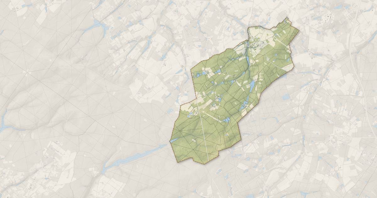 Portrait cartographique de Le Moulinet-sur-Solin : relief, eau, forêts, bâti et voies, calculés à partir des données de l'IGN