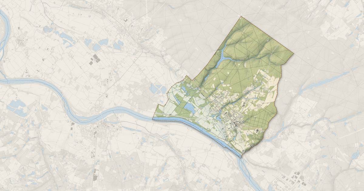 Portrait cartographique de Ouzouer-sur-Loire : relief, eau, forêts, bâti et voies, calculés à partir des données de l'IGN