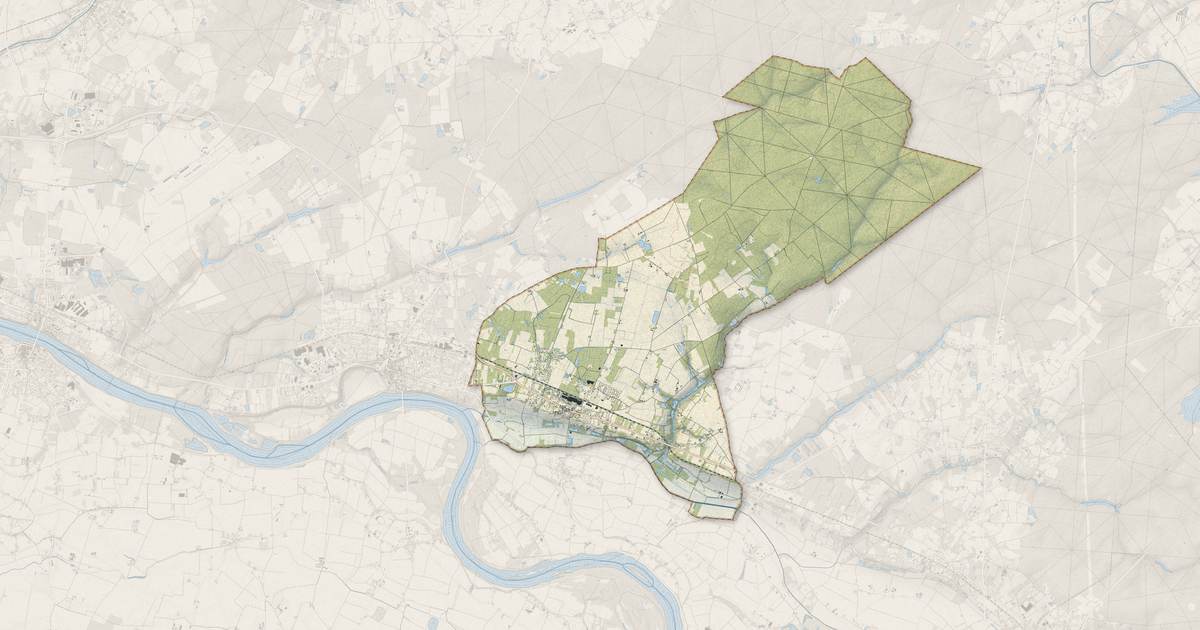 Portrait cartographique de Saint-Martin-d'Abbat : relief, eau, forêts, bâti et voies, calculés à partir des données de l'IGN