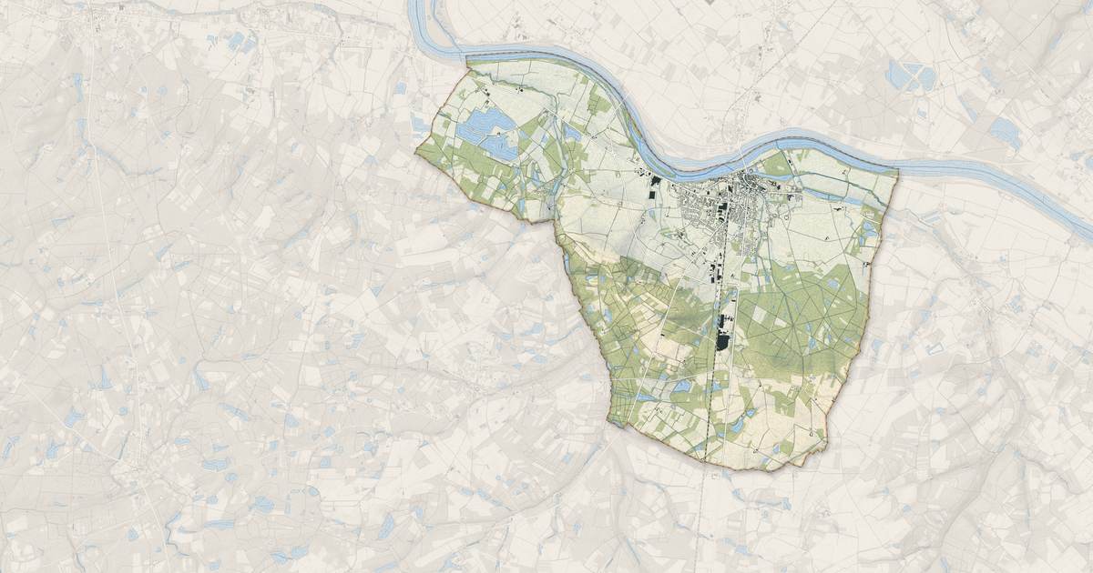 Portrait cartographique de Sully-sur-Loire : relief, eau, forêts, bâti et voies, calculés à partir des données de l'IGN