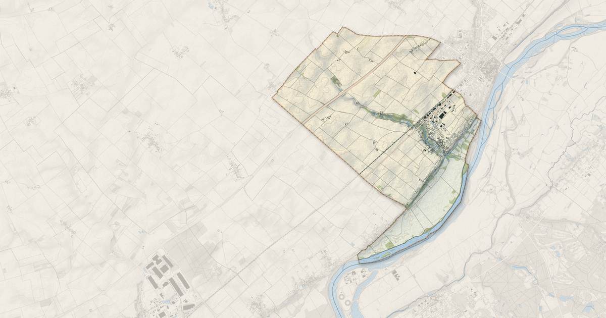 Portrait cartographique de Tavers : relief, eau, forêts, bâti et voies, calculés à partir des données de l'IGN