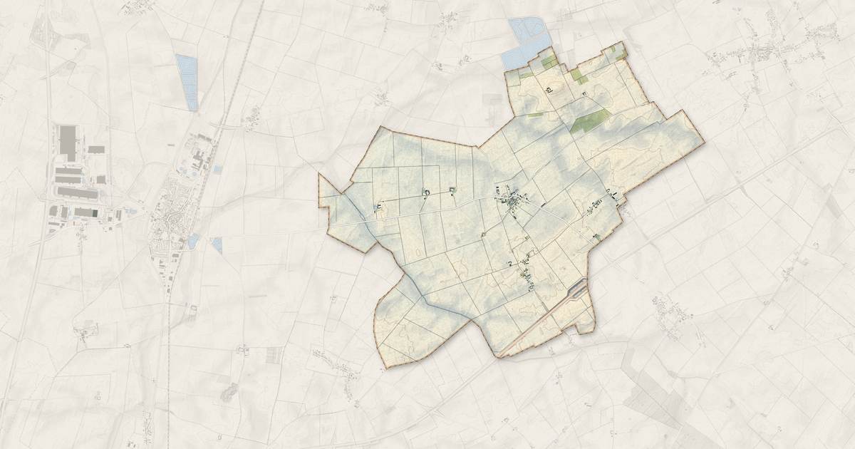 Portrait cartographique de Trinay : relief, eau, forêts, bâti et voies, calculés à partir des données de l'IGN