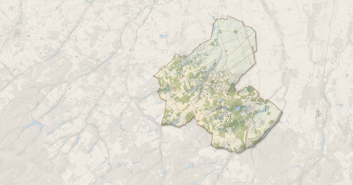Portrait cartographique de Varennes-Changy : relief, eau, forêts, bâti et voies, calculés à partir des données de l'IGN