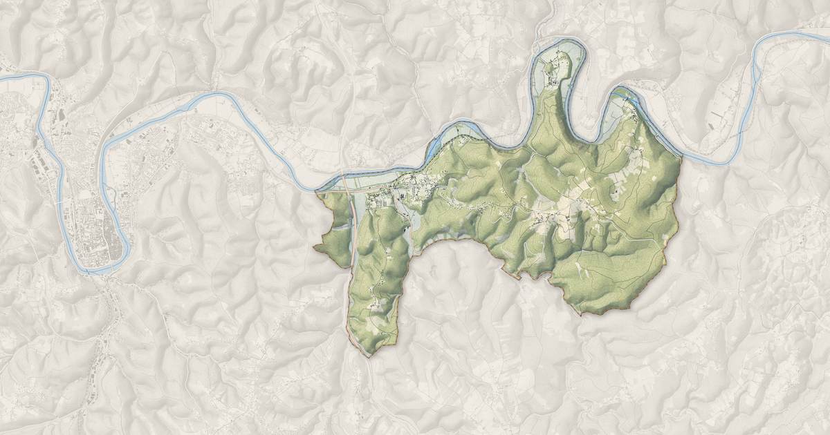 Portrait cartographique de Arcambal : relief, eau, forêts, bâti et voies, calculés à partir des données de l'IGN