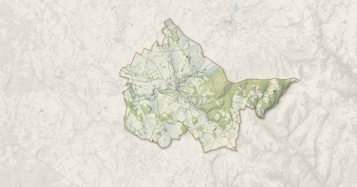 Portrait cartographique de Le Bourg : relief, eau, forêts, bâti et voies, calculés à partir des données de l'IGN