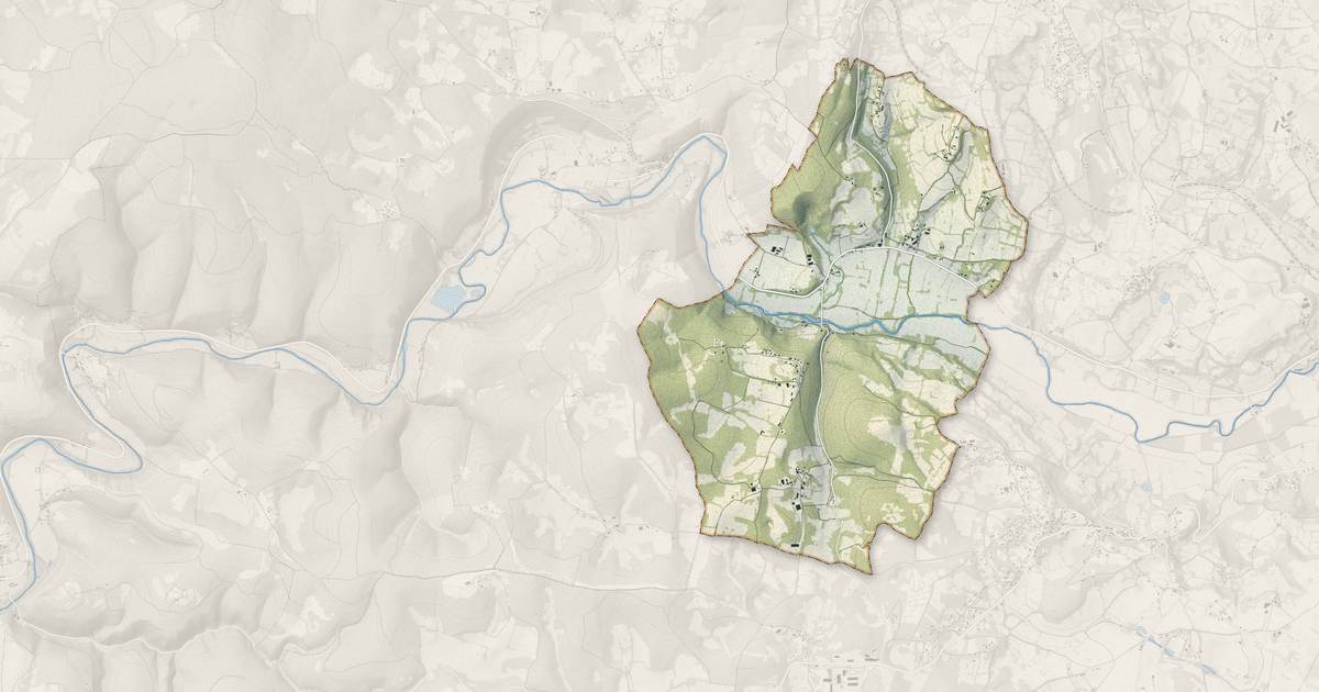 Portrait cartographique de Boussac : relief, eau, forêts, bâti et voies, calculés à partir des données de l'IGN
