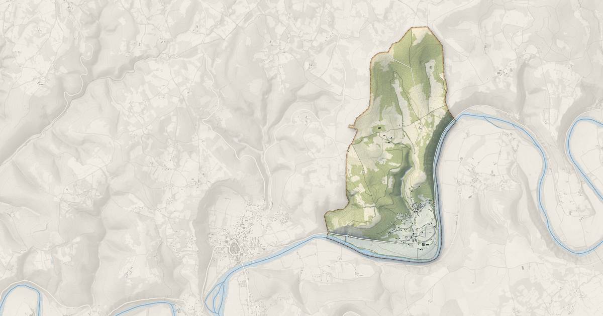 Portrait cartographique de Cadrieu : relief, eau, forêts, bâti et voies, calculés à partir des données de l'IGN