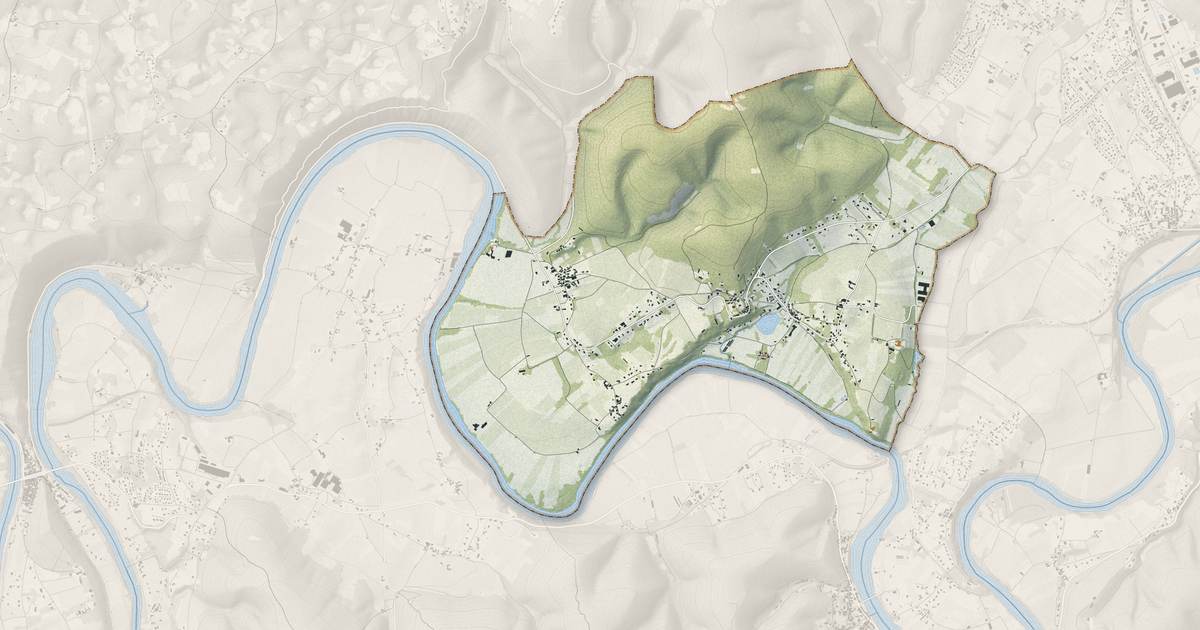 Portrait cartographique de Caillac : relief, eau, forêts, bâti et voies, calculés à partir des données de l'IGN