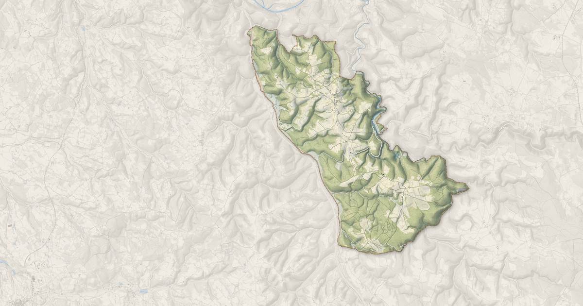 Portrait cartographique de Calès : relief, eau, forêts, bâti et voies, calculés à partir des données de l'IGN
