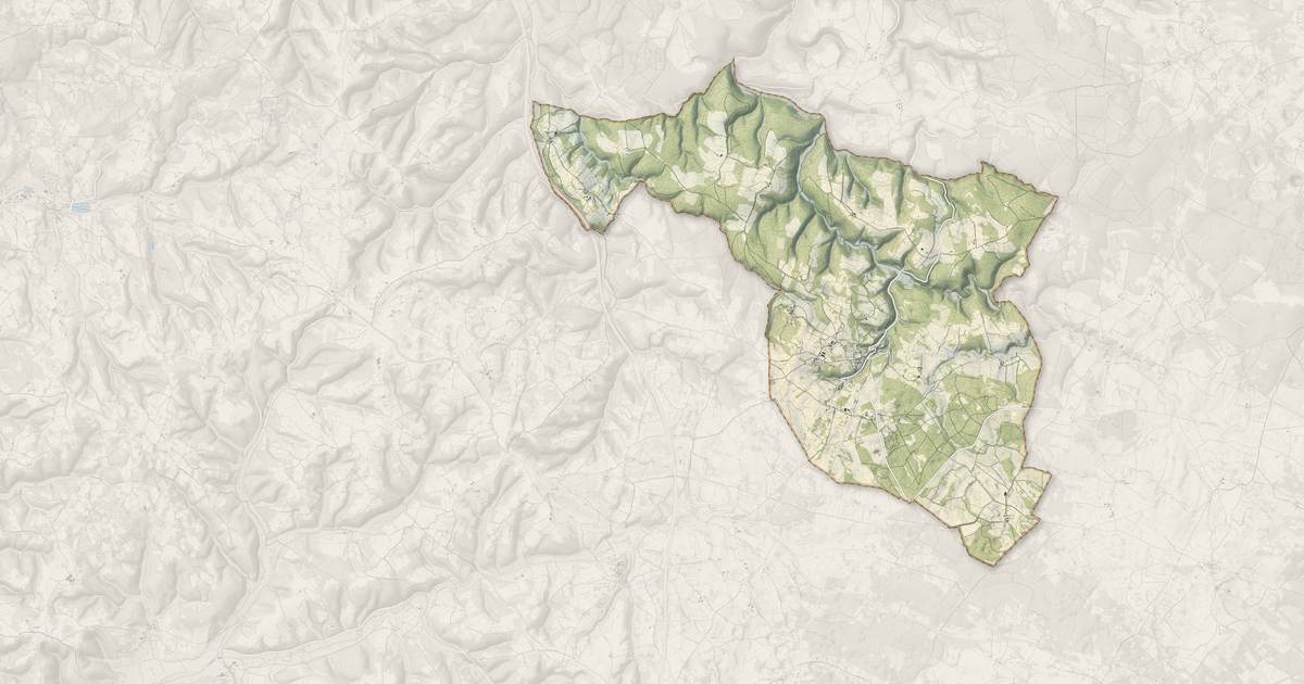 Portrait cartographique de Carlucet : relief, eau, forêts, bâti et voies, calculés à partir des données de l'IGN