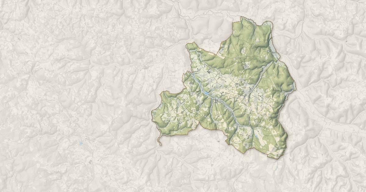 Portrait cartographique de Dégagnac : relief, eau, forêts, bâti et voies, calculés à partir des données de l'IGN