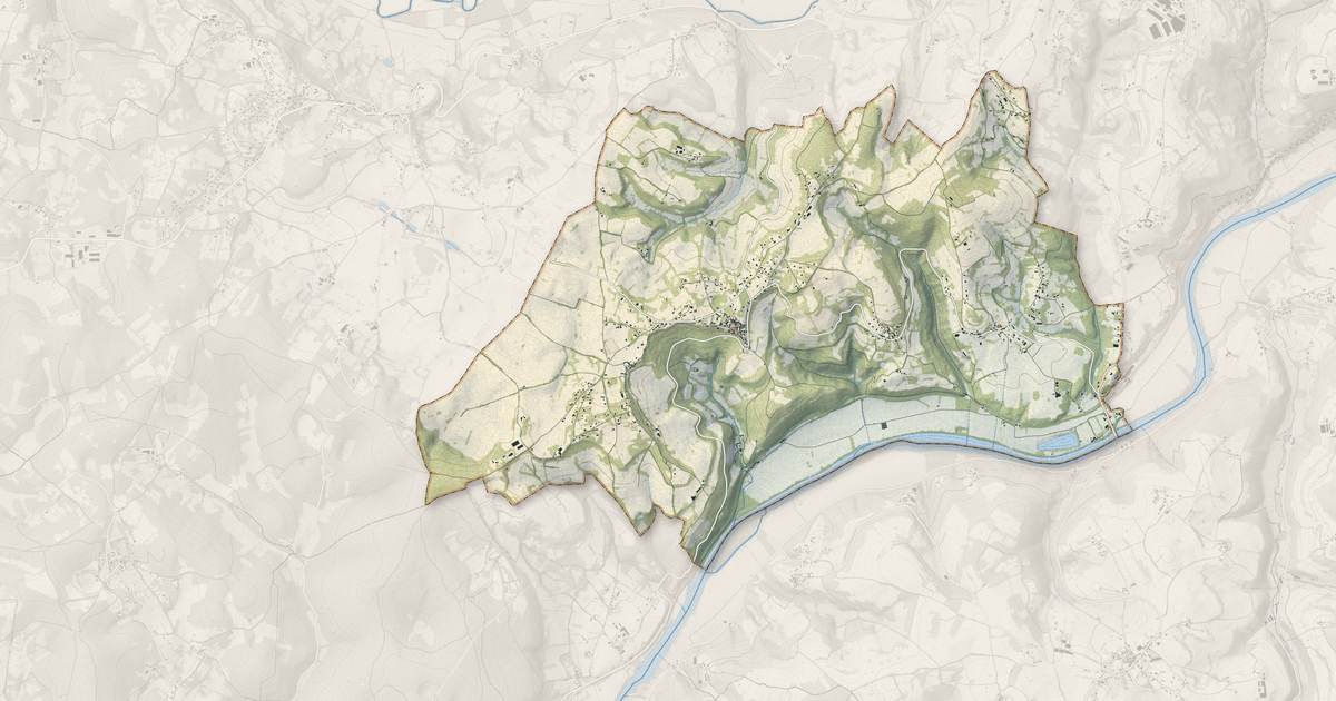 Portrait cartographique de Faycelles : relief, eau, forêts, bâti et voies, calculés à partir des données de l'IGN
