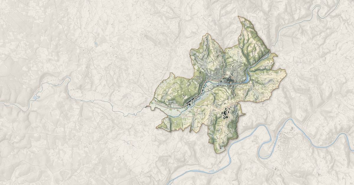 Portrait cartographique de Figeac : relief, eau, forêts, bâti et voies, calculés à partir des données de l'IGN