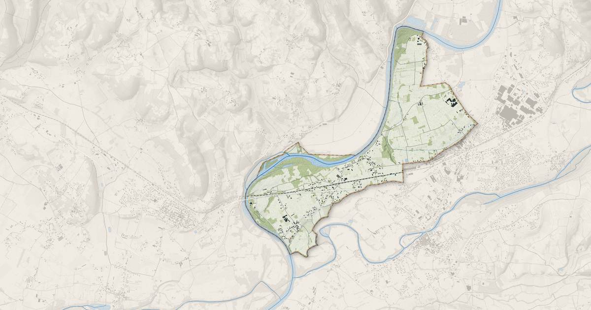 Portrait cartographique de Girac : relief, eau, forêts, bâti et voies, calculés à partir des données de l'IGN