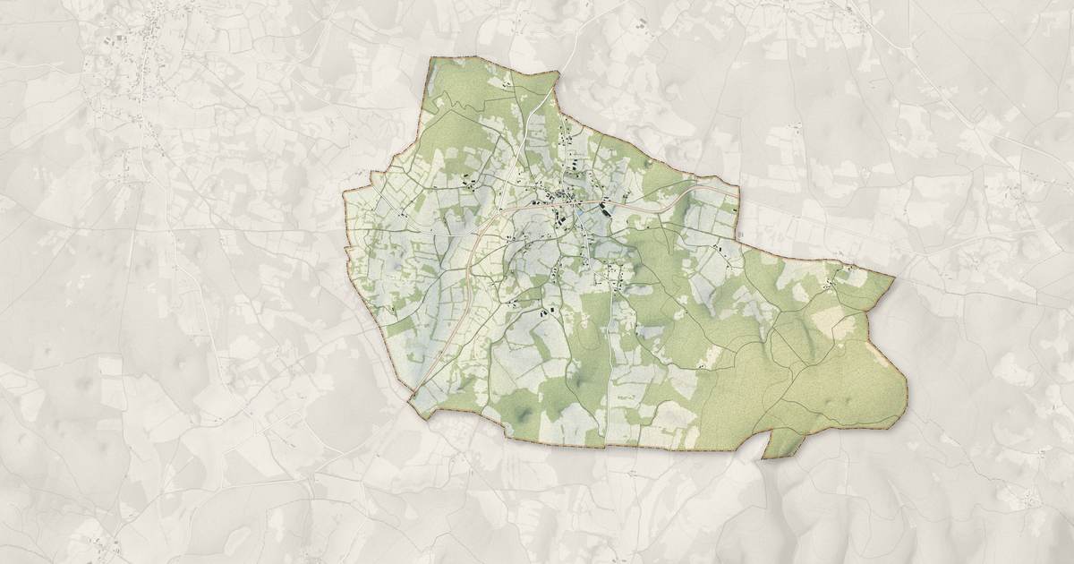 Portrait cartographique de Grèzes : relief, eau, forêts, bâti et voies, calculés à partir des données de l'IGN