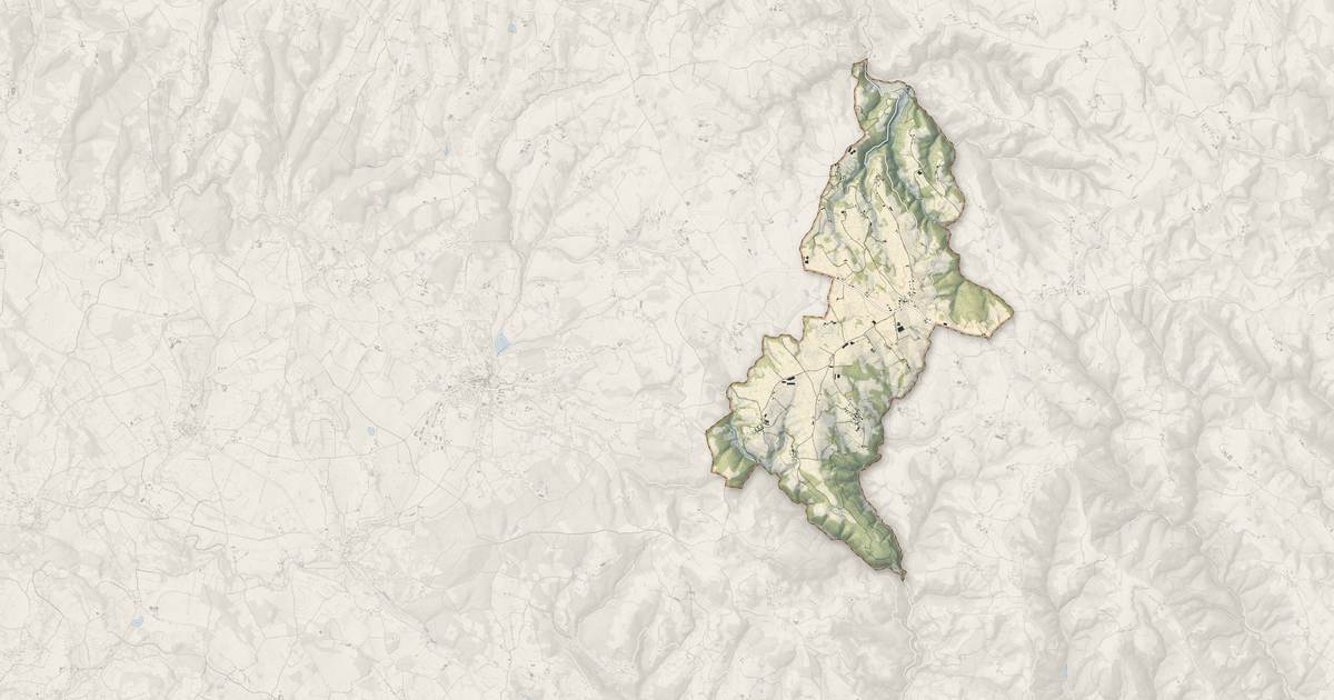 Portrait cartographique de Labathude : relief, eau, forêts, bâti et voies, calculés à partir des données de l'IGN