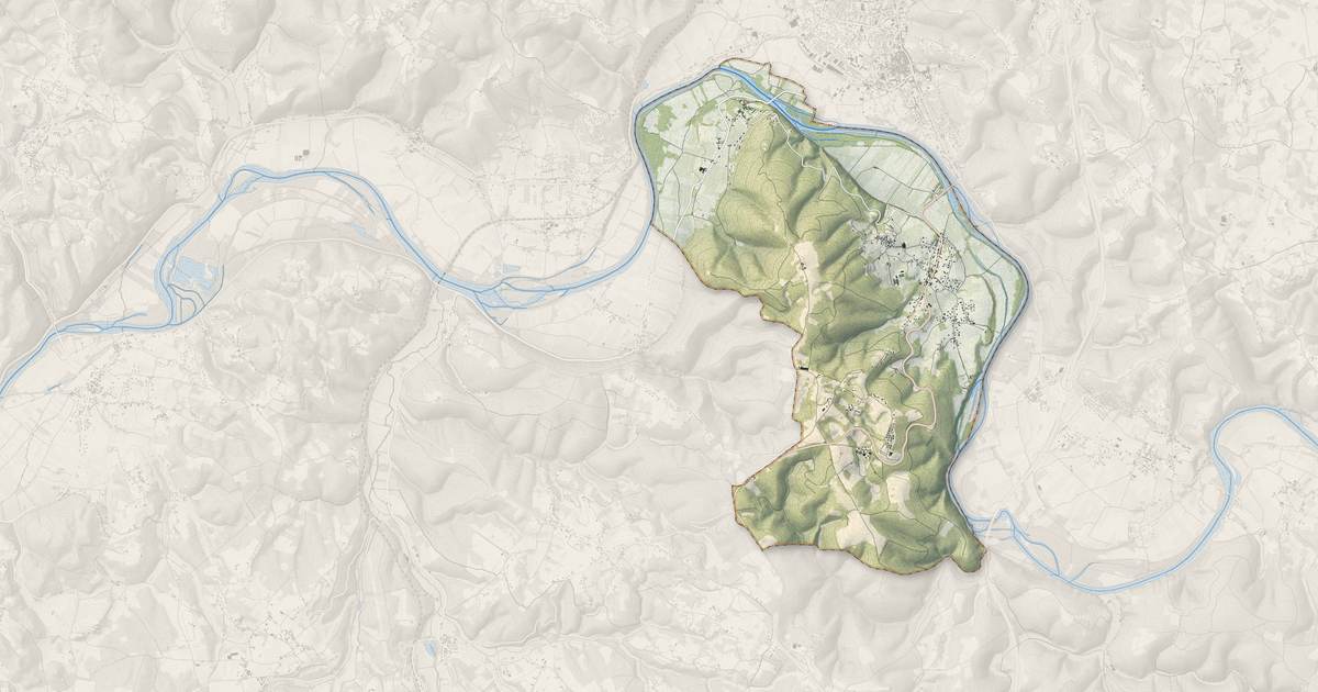 Portrait cartographique de Lanzac : relief, eau, forêts, bâti et voies, calculés à partir des données de l'IGN