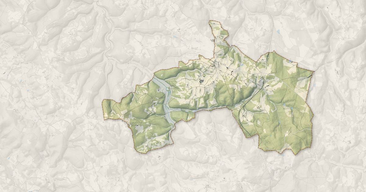 Portrait cartographique de Lavercantière : relief, eau, forêts, bâti et voies, calculés à partir des données de l'IGN