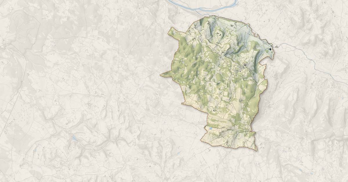 Portrait cartographique de Loubressac : relief, eau, forêts, bâti et voies, calculés à partir des données de l'IGN