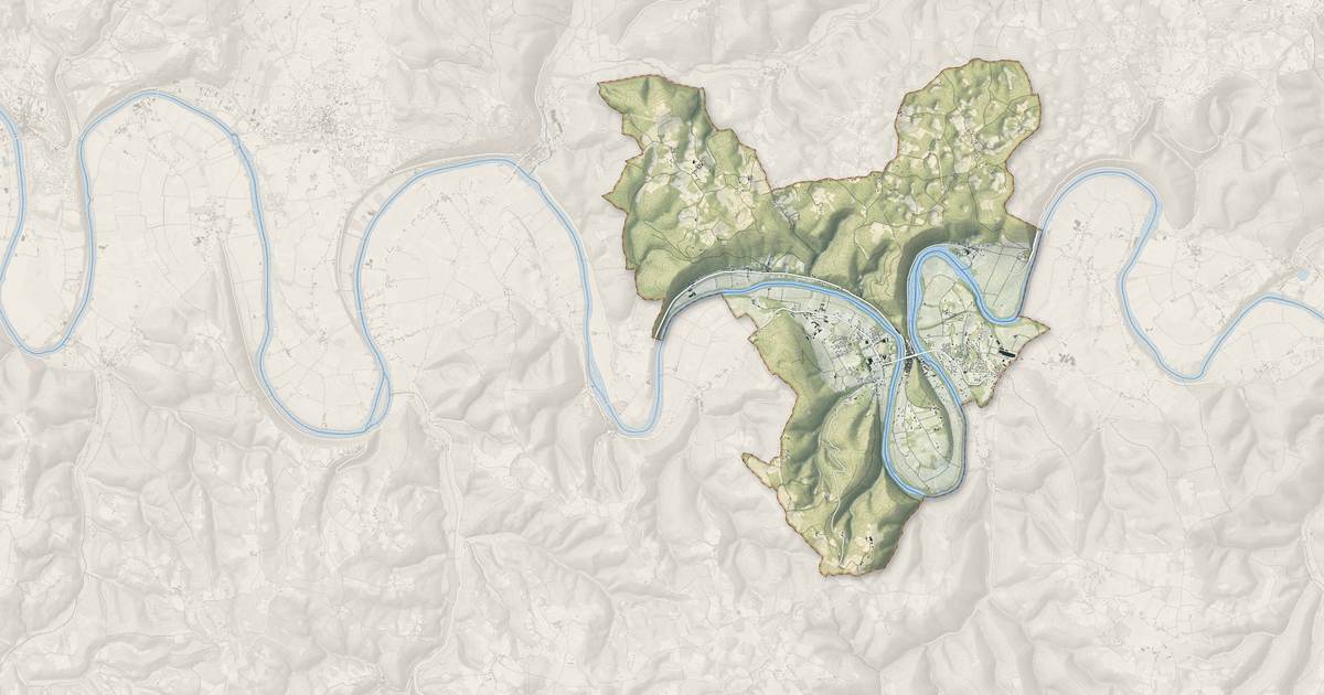 Portrait cartographique de Luzech : relief, eau, forêts, bâti et voies, calculés à partir des données de l'IGN