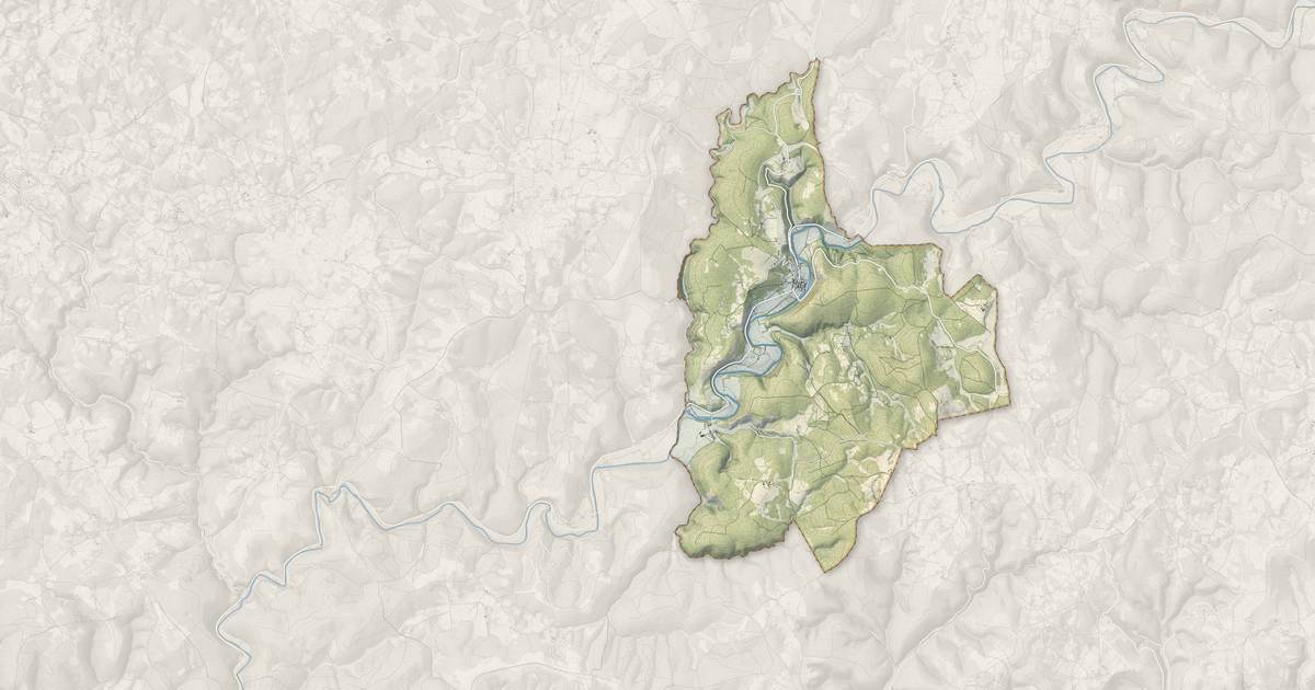 Portrait cartographique de Marcilhac-sur-Célé : relief, eau, forêts, bâti et voies, calculés à partir des données de l'IGN