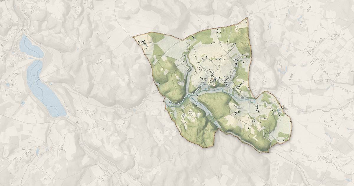 Portrait cartographique de Milhac : relief, eau, forêts, bâti et voies, calculés à partir des données de l'IGN