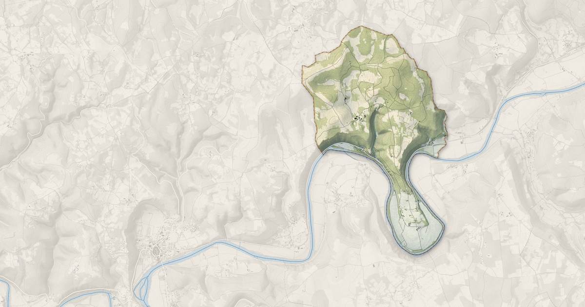 Portrait cartographique de Montbrun : relief, eau, forêts, bâti et voies, calculés à partir des données de l'IGN