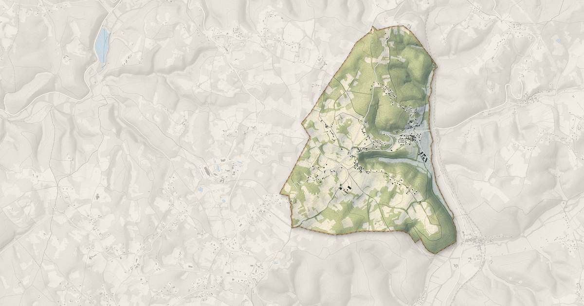 Portrait cartographique de Nuzéjouls : relief, eau, forêts, bâti et voies, calculés à partir des données de l'IGN