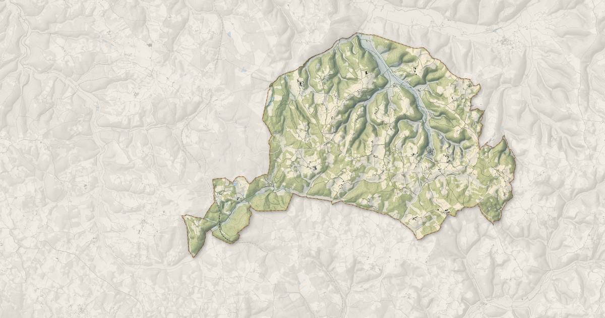 Portrait cartographique de Peyrilles : relief, eau, forêts, bâti et voies, calculés à partir des données de l'IGN
