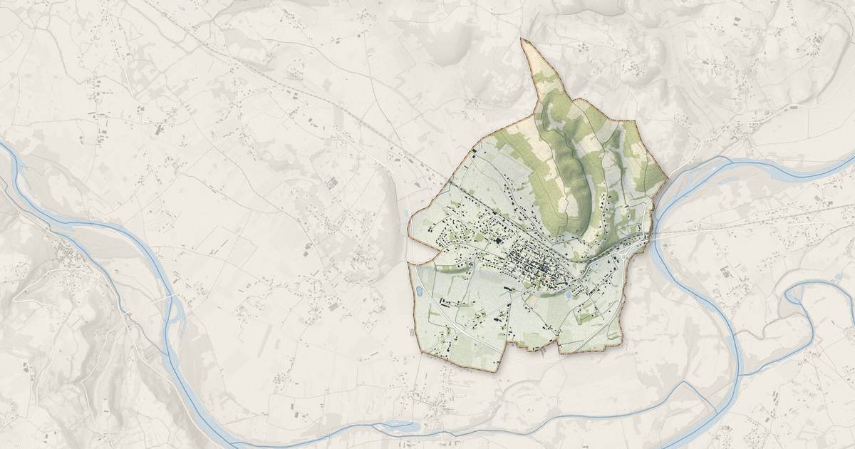 Portrait cartographique de Puybrun : relief, eau, forêts, bâti et voies, calculés à partir des données de l'IGN