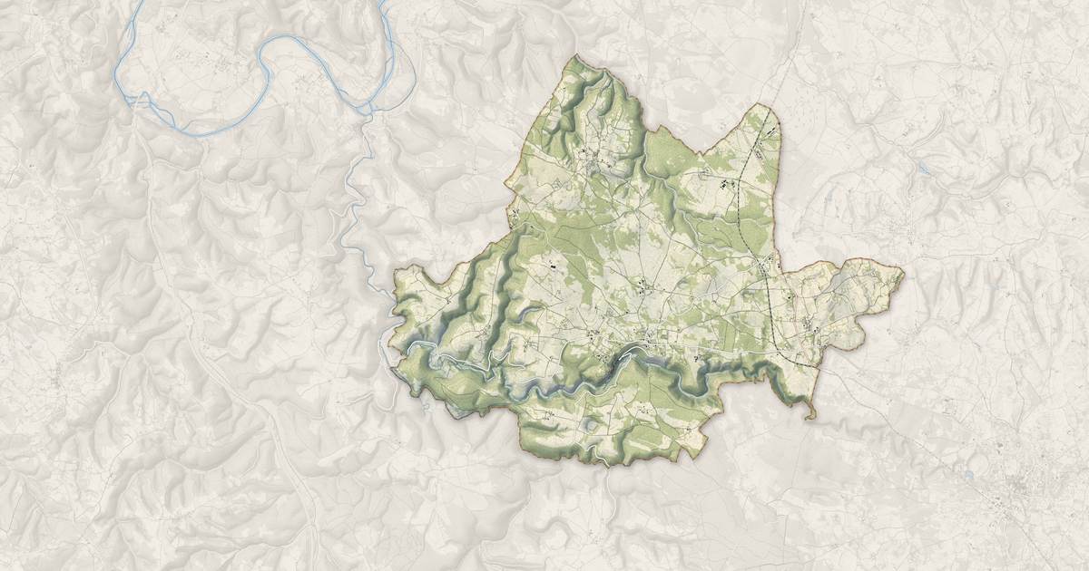 Portrait cartographique de Rocamadour : relief, eau, forêts, bâti et voies, calculés à partir des données de l'IGN
