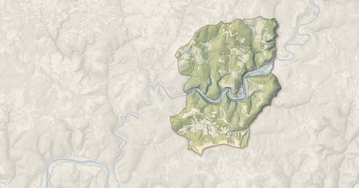 Portrait cartographique de Sauliac-sur-Célé : relief, eau, forêts, bâti et voies, calculés à partir des données de l'IGN