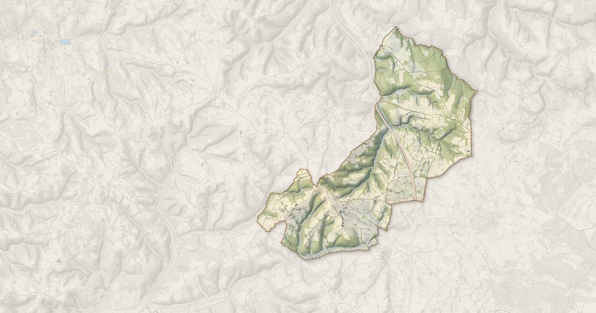 Portrait cartographique de Séniergues : relief, eau, forêts, bâti et voies, calculés à partir des données de l'IGN