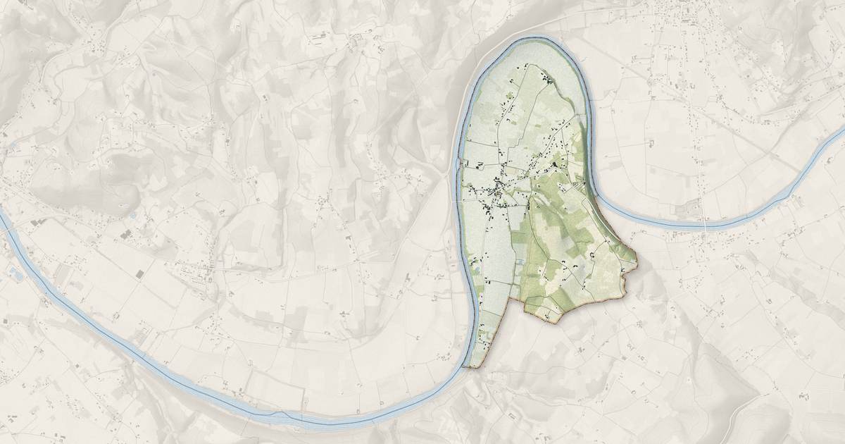 Portrait cartographique de Touzac : relief, eau, forêts, bâti et voies, calculés à partir des données de l'IGN